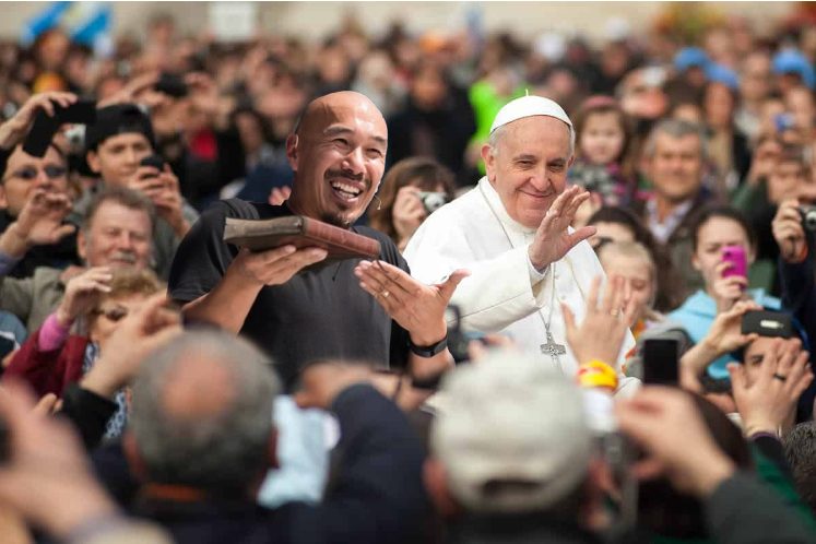 SOME BELIEVE THAT FRANCIS CHAN is SUGGESTING THAT BAPTISTS and ROMAN CATHOLICS WORSHIP TOGETHER and BECOME “ONE BIG CHURCH.”