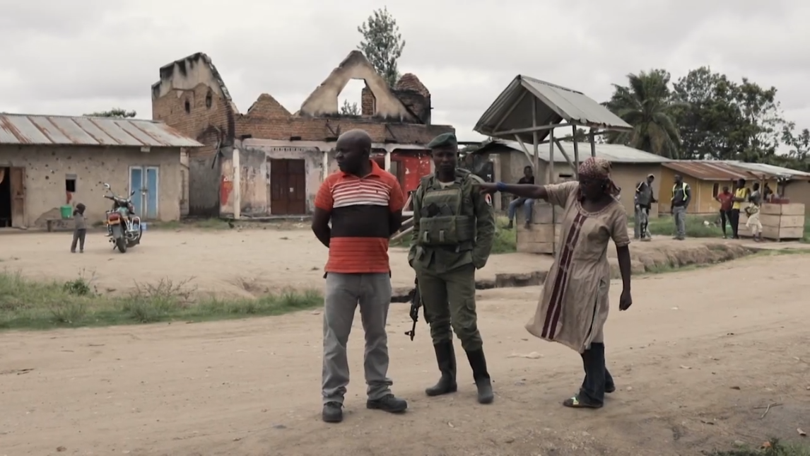 Militants Pose as Pr...